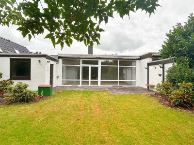 Gepflegte Doppelhaushälfte mit Garten und Garage