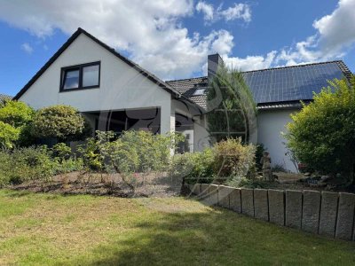 Zweifamilienhaus mit Stil, Komfort und Ruhelage - in Garßen