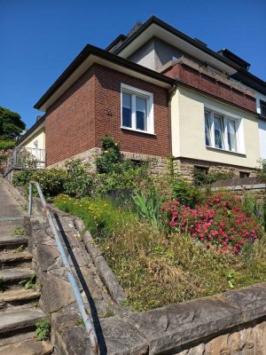 Geräumiges voll unterkellertes Einfamilienhaus am Harkortberg mit unverbaubarem Blick ins Ruhrtal.