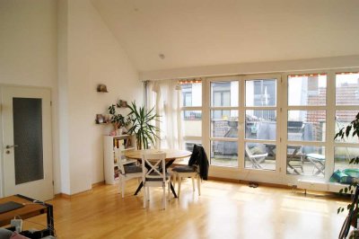 Licht, Luft & Leben – Dachgeschosswohnung mit großer Terrasse