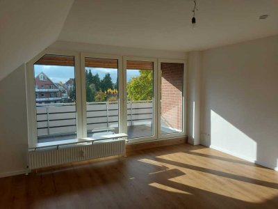 Helle 2-Zimmer Dachgeschosswohnung mit Balkon in Weyhe