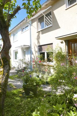 Kassel-Fasanenhof / Bestlage Gemütliches Einfamilienendhaus mit wunderschönem Garten und Garage