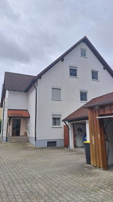 Charmante 4-Zimmer Maisonette-Wohnung in Fischach mit Garage