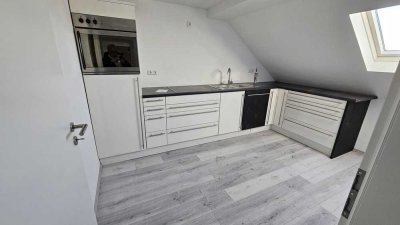 ZENTRUM ALSDORF,SEHR SCHÖNE ca. 63 m2 DACHGESCHOSS WOHNUNG ZU VERMIETEN