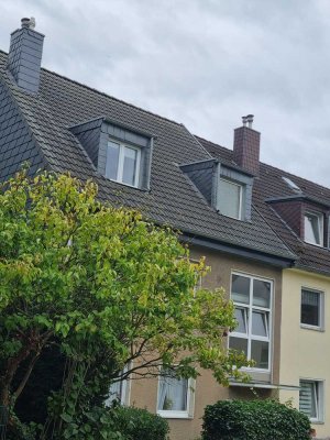 BESTE KAPITALANLAGE - GEPFLEGTES MEHRFAMILIENHAUS IN GERRESHEIM
