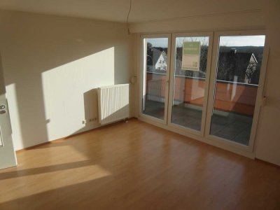 DG-Wohnung 2 Zimmer 65 qm mit Loggia + Spitzboden - befristet für 3 bis 6 Monate