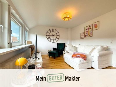 Schöne 2-Zimmer-Dachgeschosswohnung mit Balkon und Einbauküche in ruhiger Lage