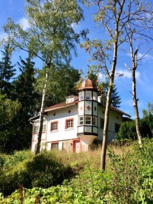 Waldschlösschen in ruhiger Alleinlage auf 4,5 ha zu verkaufen