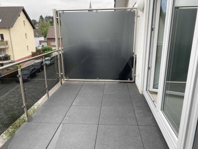 Stilvolle, neuwertige 2-Zimmer-Maisonette- Wohnung mit Balkon in Glessen