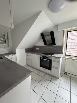 Sindelfingen: 2-Zimmer-DG-Wohnung Innenstadt