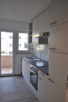 Modernisierte 2-Zimmer-Wohnung mit Einbauküche und Balkon in Kornwestheim