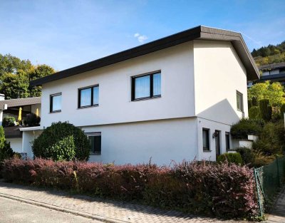 Wohnen, arbeiten, entspannen – ein Haus mit vielen Möglichkeiten und schönem Garten