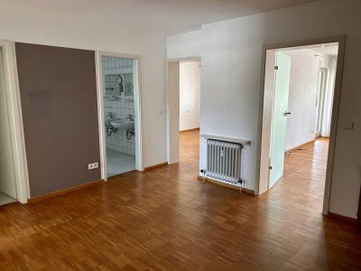 Charmante 3-Zimmer-Wohnung mit Balkon, EBK, Garage + Stellplatz in Heidenheim