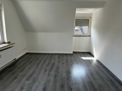 Renovierte 4-Zimmer Wohnung ab sofort verfügbar