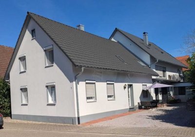 Provisionsfrei* Zwei grundsanierte Doppelhaushälften auf kleinem Grundstück