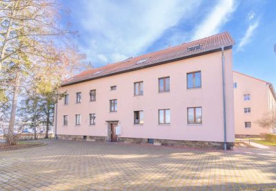 Großzügige 2-Raumwohnung mit Balkon * EG * neuer Fußboden * SP * Bad mit Wanne * TOP *