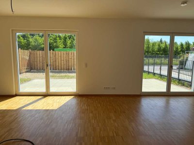 Erstbezug: 2 Zi.mit offener Wohnküche, sehr großer Terrasse, Garten, Fussbodenh.,TG