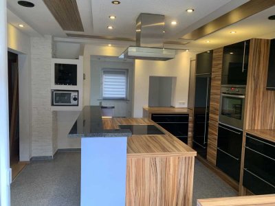 Geräumiges, preiswertes 10-Raum-Einfamilienhaus in Untergriesbach
