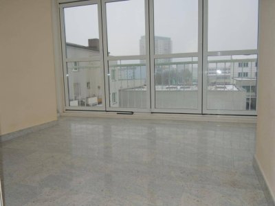 Helle 3,5-Zimmer-Wohnung mit Wintergarten &amp; Loggia - verfügbar ab November 2025