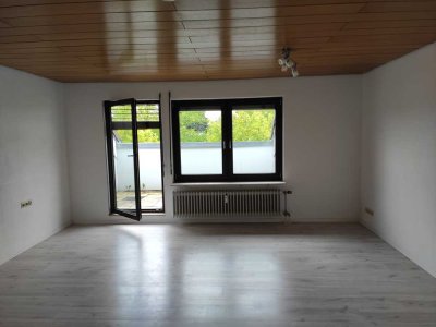 Attraktive und gepflegte 2-Raum-Dachgeschosswohnung in Öhringen