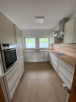 Helle 4,5-Zi.-Wohnung mit Kamin in ruhiger Lage von Idstein-Eschenhahn (12-18 Monate befristet)