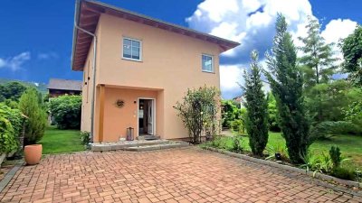Wohntraum mit Pool & Gartenidylle, E-Klasse A – Freistehendes EFH in Bischoffingen/Kaiserstuhl