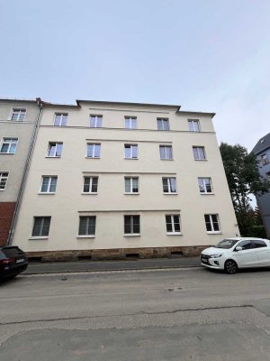 kleine preiswerte 3 Raumwohung im Erdgeschoß mit Gartennutzung