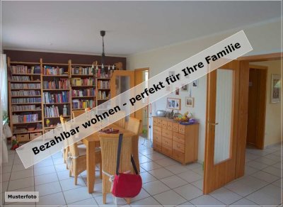 3-Zimmer-Wohnung nebst Loggia