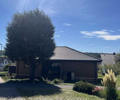 Wohnen auf einer Ebene - freistehendes Einfamilienhaus mit Einliegerwohnung