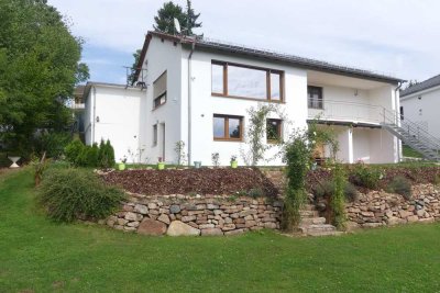 ***Saniertes Wohnhaus mit einer traumhaften Aussicht im "Herrenwäldchen" in Brombachtal***