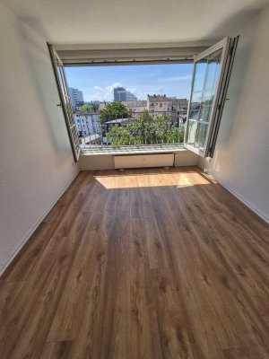 � Modernes Penthouse in zentraler Lage von Offenbach – 3-Zimmer-Wohntraum mit Panorama-Fenstern und