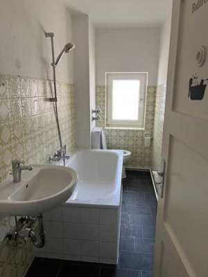 **EINZUGSFERTIGE 2-Zimmerwohnung im ERDGESCHOSS**