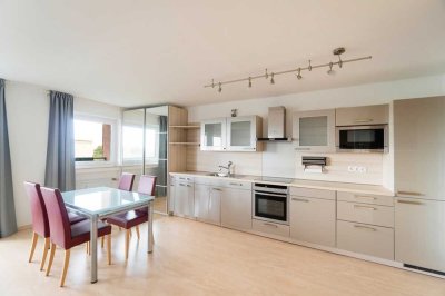 Düsseldorf-Hassels: Helles, vollmöbliertes Apartment mit ca. 47 m², Balkon und Tiefgaragenstellplatz