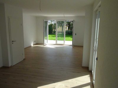 Doppelhaushälfte mit Südterrase und Garten