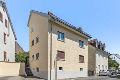 Provisionsfrei – Hochwertig ausgestattetes Haus mit ELW, fußläufig zum Schlosspark