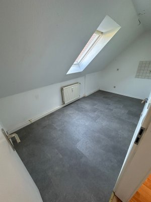 Helle 2-Zimmer-Wohnung mit praktischem Grundriss im 3. Obergeschoss in Altenburg
