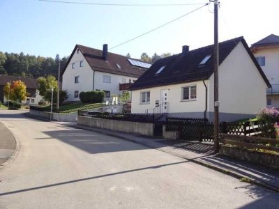 Gepflegtes 3-Zimmer-Einfamilienhaus mit Garage, Garten, Pavillon und Schuppen in Auernheim