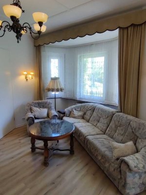 Sanierte 3-Zimmer EG-Wohnung mit gehobener Innenausstattung mit Balkon und Einbauküche in Ebersbach
