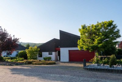 Freistehendes Architektenhaus, Separates Büro, Doppelgarage, Pool, ohne Makler