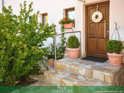 DOPPELHAUSHÄLFTE mit traumhaftem GARTEN