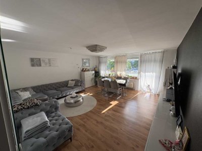 Schöne 4 Zimmer Wohnung mit Balkon und Garage plus Stellplatz in ruhiger Lage in Ulm Böfingen