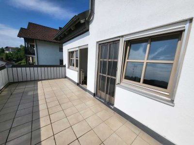 Großzügige Zwei-Zimmer-Wohnung mit Dachterrasse