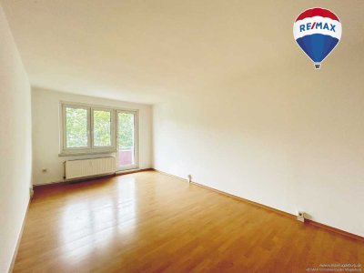 Praktisch geschnittene 4-R-Wohnung mit Tageslichtbad und Balkon