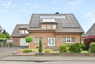 Viel Platz, viele Möglichkeiten: Großes Wohnhaus mit Nebengebäude und Hof in Warendorf-Freckenhorst!