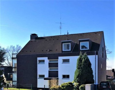 Traumschöne 3-Zimmer-Dachgeschosswohnung mit großem Balkon und EBK in Essen-Überruhr-Hinsel