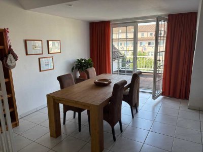 Schöne 3 Zimmer Maisonettewohnung in FFM-Bergen