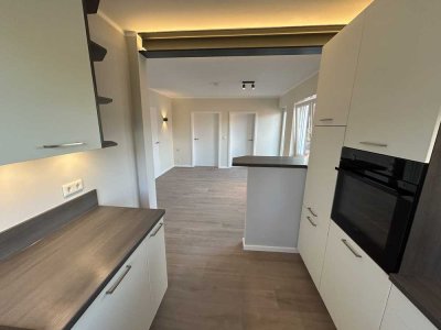 Frisch renovierte 4-Zimmer-Wohnung mit großer Dachterrasse, neuer Küche & Smart-Home-Komfort in Epe