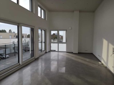 In Mörfelden-Walldorf: Moderne möblierte Dachgeschosswohnung mit drei Zimmern und Balkon
