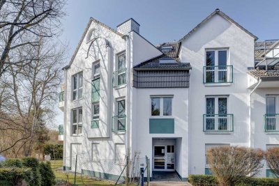 GESCHMACKVOLLE 2-ZIMMER-WOHNUNG MIT BALKON UND EBK - IDEAL FÜR SINGELS!