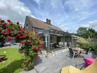 Einfamilienhaus mit Wintergarten in Oetinghausens Zentrum zu sofort